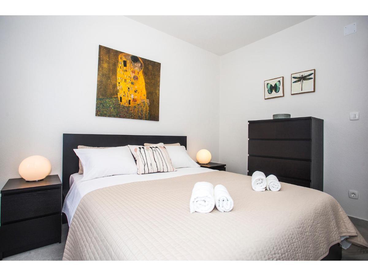 Olive Tree Apartments Сплит Екстериор снимка