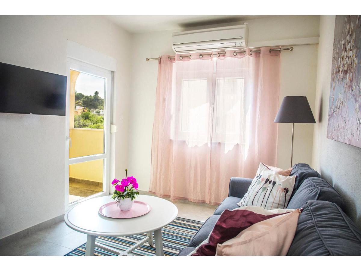 Olive Tree Apartments Сплит Екстериор снимка
